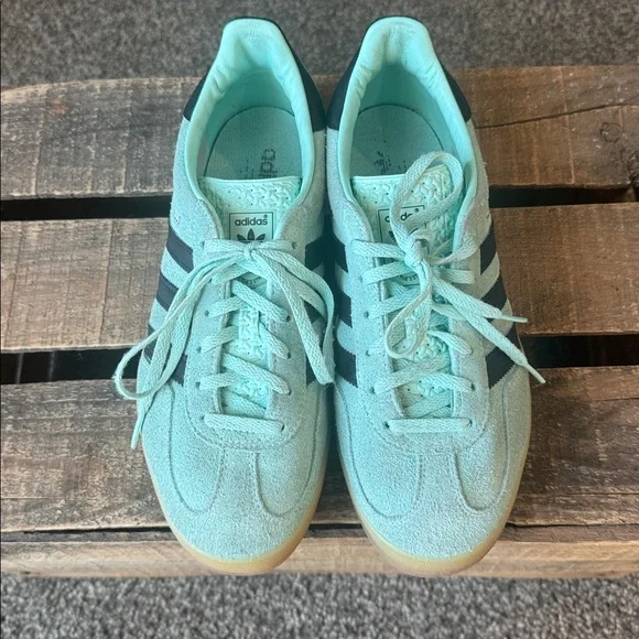 Adidas Gazelle Indoor Sneakers Clear Mint Black Stripes Gum Sole size 8 men’s - Picture 2 of 12